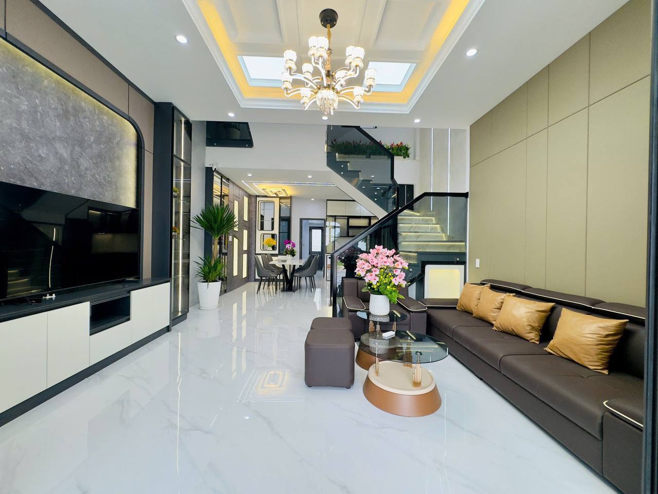 Пересдаётся 4-этажный дом в районе Hoa Minh, Lien Chieu, Дананг…