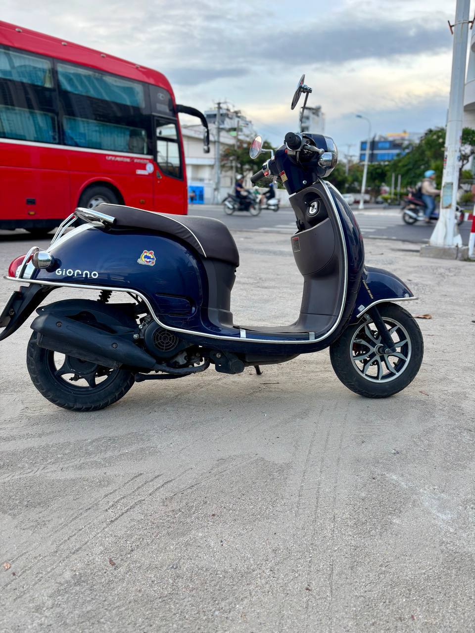 Фото 2: Продаётся мопед Yamaha 2018 года, объём двигателя 50 куб