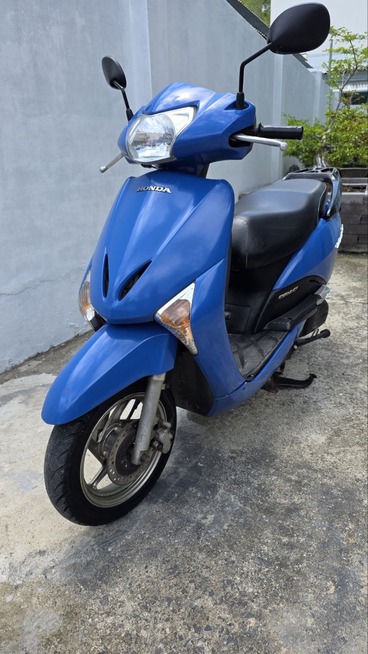 Honda Lead 2010 года, голубой, объём двигателя 108 куб