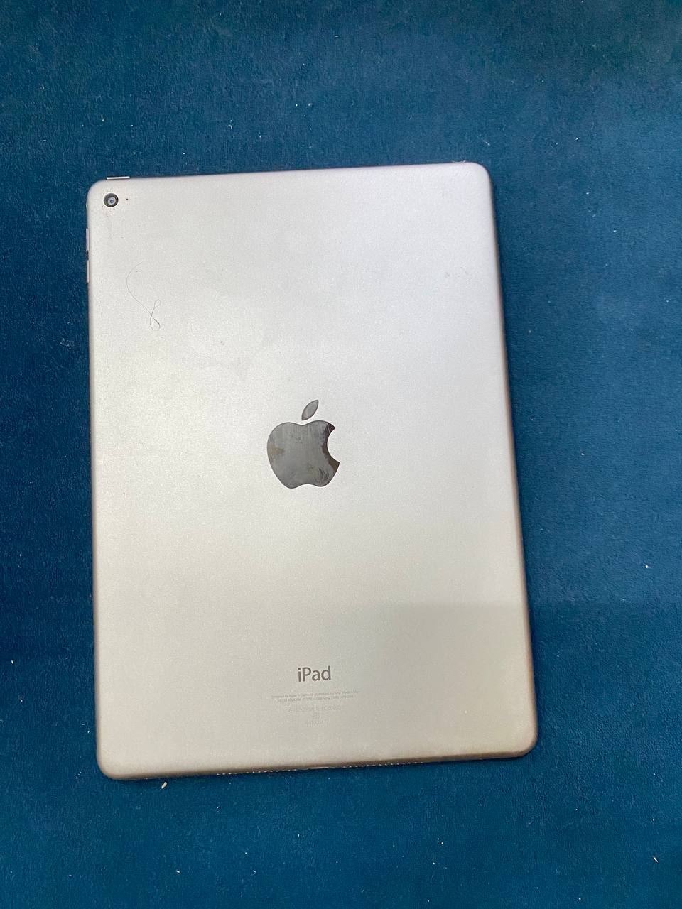 Фото 2: Рабочий планшет iPad Air 2 на 128 ГБ, iPadOS 15