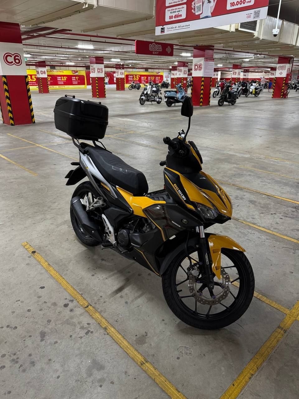 Продаётся Honda Winner X 2019 года в отличном состоянии, пробег 24700 км, блюкард.