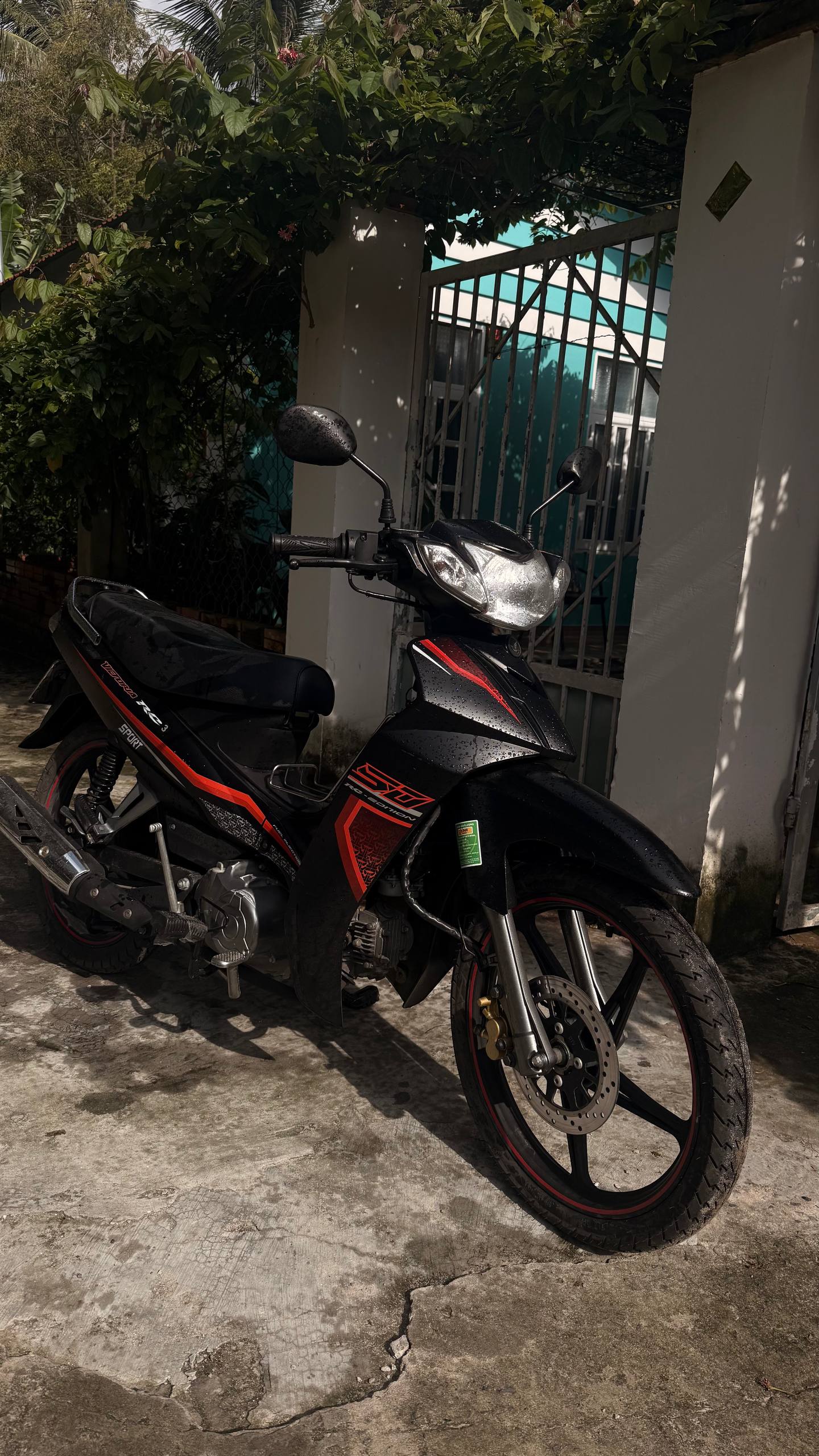 Продаётся скутер Victoria RC1 Sport 50cc 2024 года с оригинальными документами.