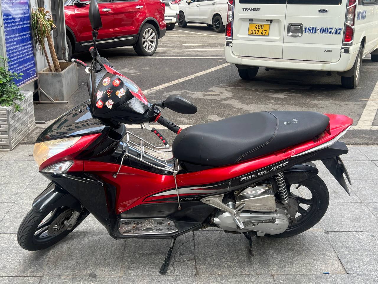 Фото 2: Продаётся Honda Air Blade FI 2011 в отличном техническом состоянии