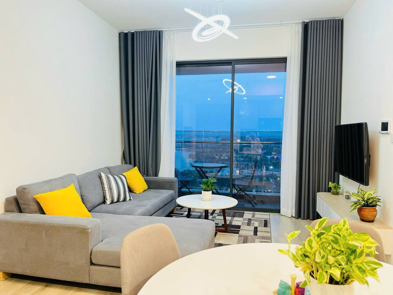 Фото 3: Сдаётся трёхкомнатная квартира с полной меблировкой в Vinhomes Grand Park, Masteri…