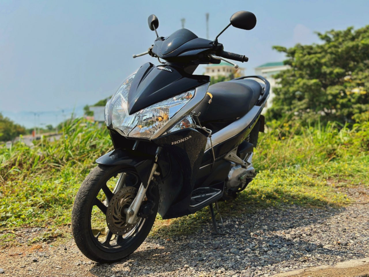 Honda Air Blade 2011 года, серый, пробег 64 000 км, объём 110 куб