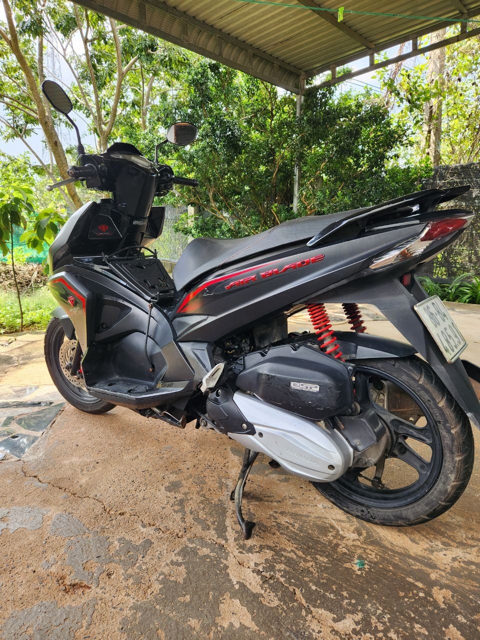 Фото 2: Продаётся Honda Air Blade 125 Black Edition 2019 года