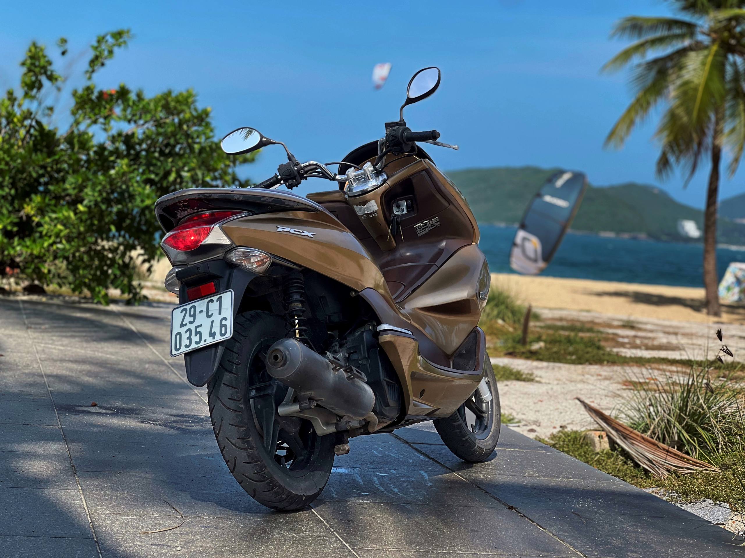 Фото 2: Honda PCX 2011 года, коричневый, пробег 68 000 км, объём 125 куб.см.