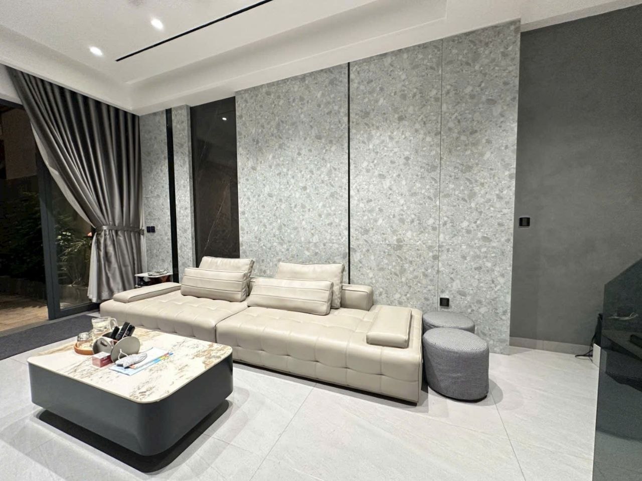 Фото 3: Просторный дом в аренду в районе VCN Phuoc Hai, площадь 350 м², 4 спал