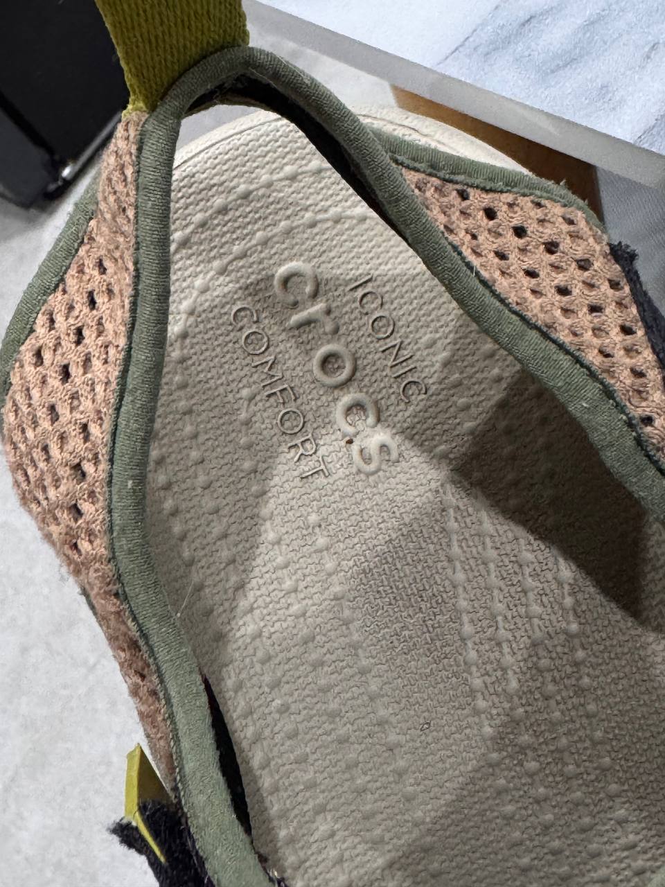 Фото 2: Продаю сандалии Crocs Swiftwater цвета хаки