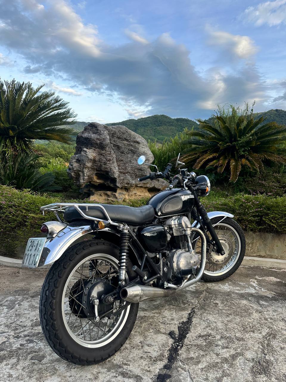 Фото 2: Продаю мотоцикл Kawasaki W400 2009 года в отличном состоянии