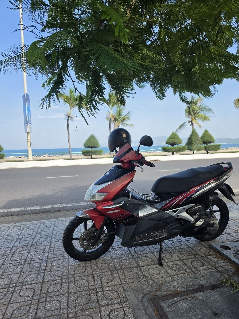 Honda Air Blade 110 2008 года, обслуживался регулярно, масло менялось вовремя.