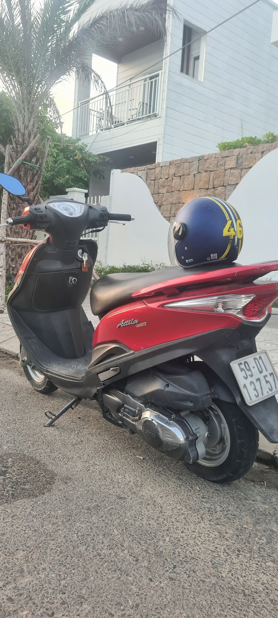 Фото 2: Продаётся скутер SYM Attila 125 cc в отличном состоянии: без трещин и