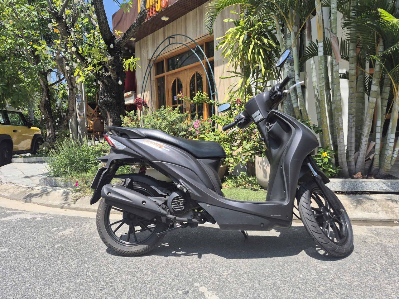 Предлагается аренда скутера Kymco Candy 50cc без необходимости водительских прав.