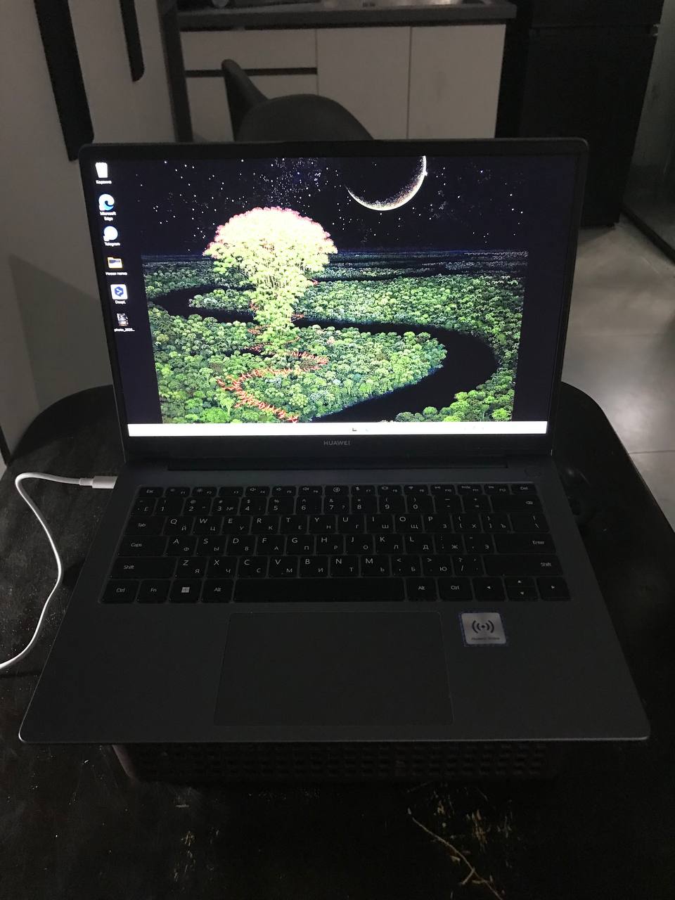 Ноутбук Huawei MateBook D14, в использовании около 6 месяцев с момента