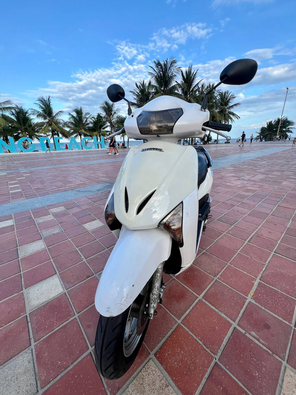 Honda SCR 108cc с инжектором и малым расходом, большой багажник и широкая сидушка.