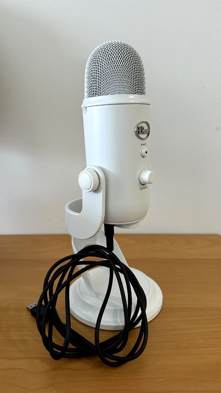 Фото 3: Продается профессиональный микрофон Blue Yeti USB