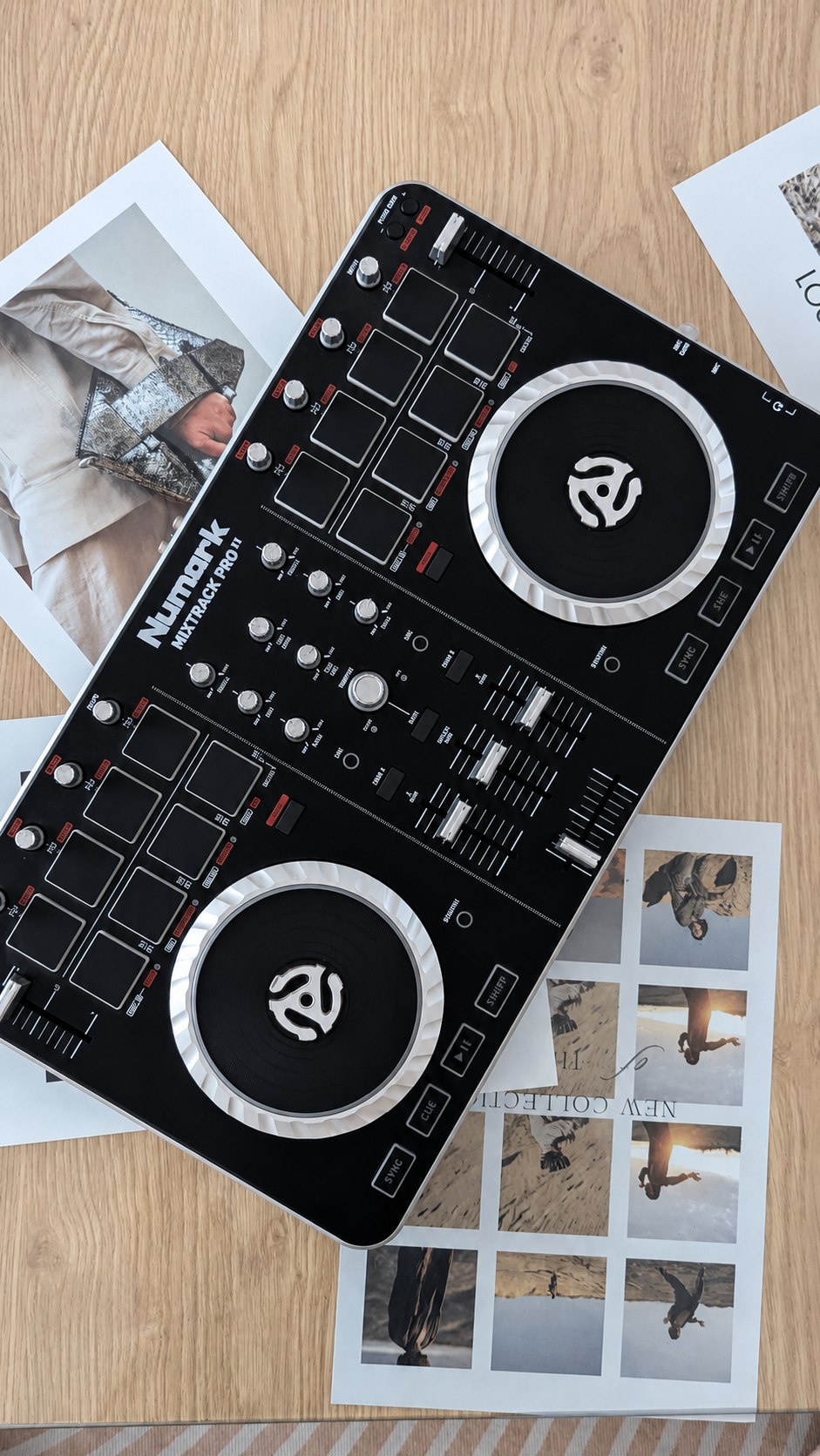 Продаётся DJ-контроллер Numark Mixtrack Pro II в почти идеальном состоянии.