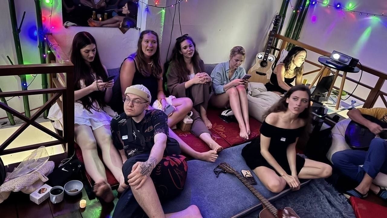 Фото 3: Приглашаем на уютный гитарник в NEVERLAND Adventure club