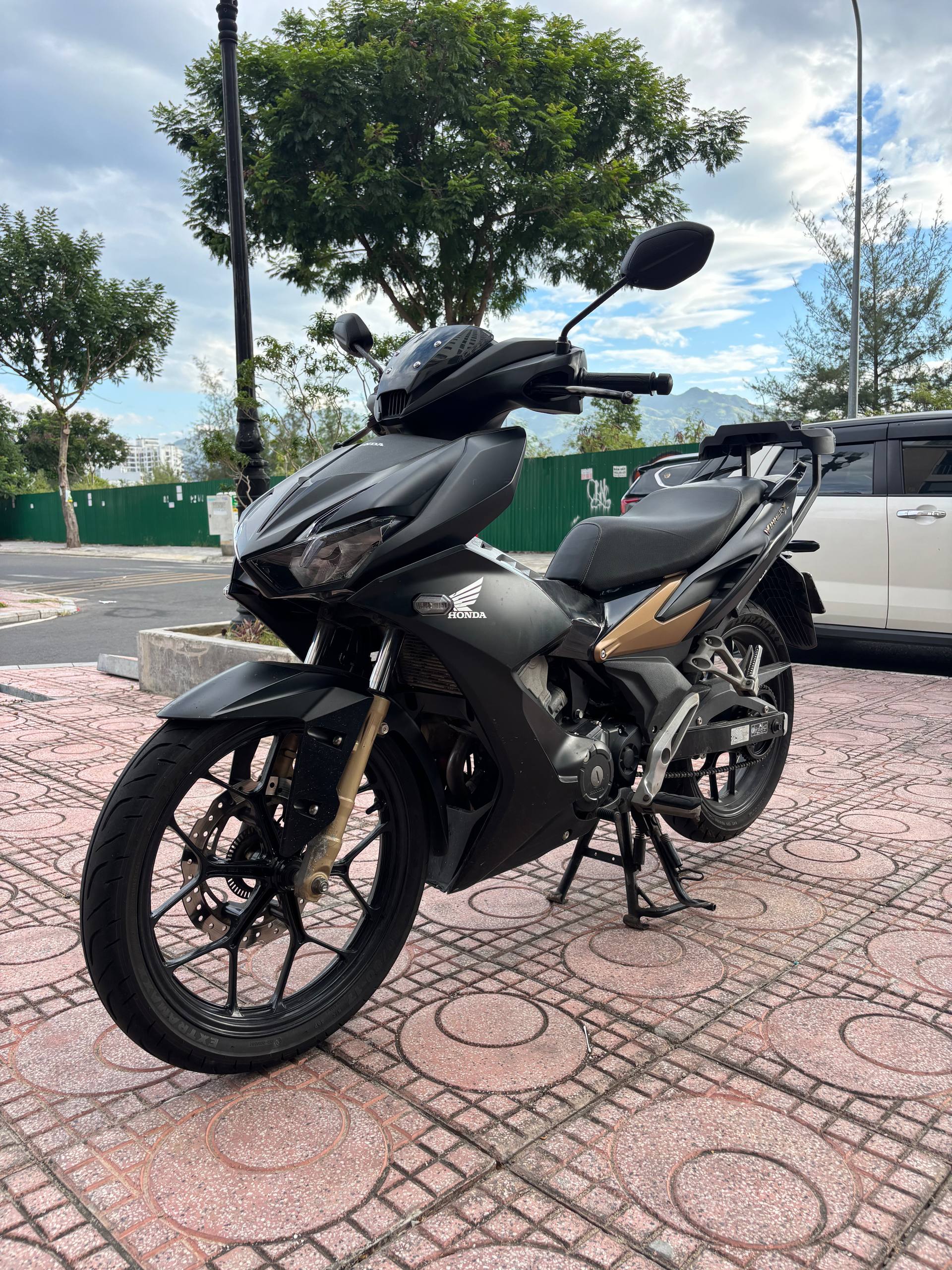 Фото 3: Продаётся Honda Winner 150cc в хорошем техническом состоянии, без нареканий.