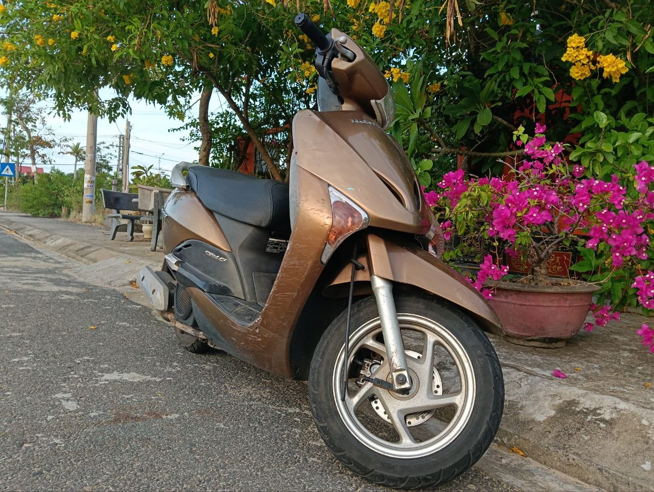 Продаётся Honda Lead 110 с синим картом (blue card)