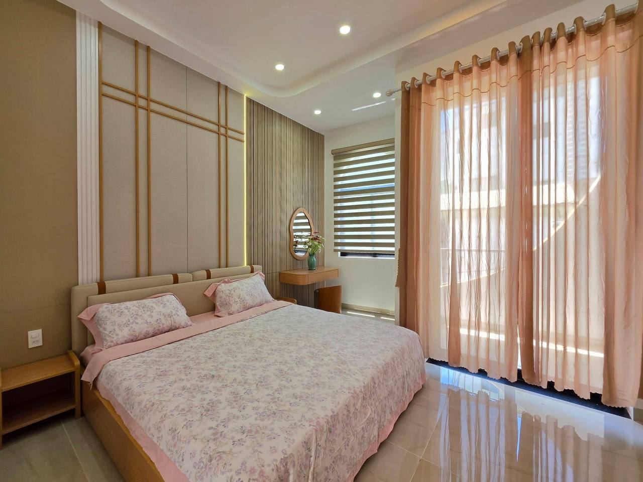 Сдается дом 3 этажа, 4 спальни, 4 санузла, площадь 60 м²