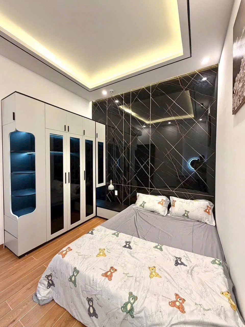 Дом 2 этажа, 3 спальни, 4 санузла, площадь 52 м²