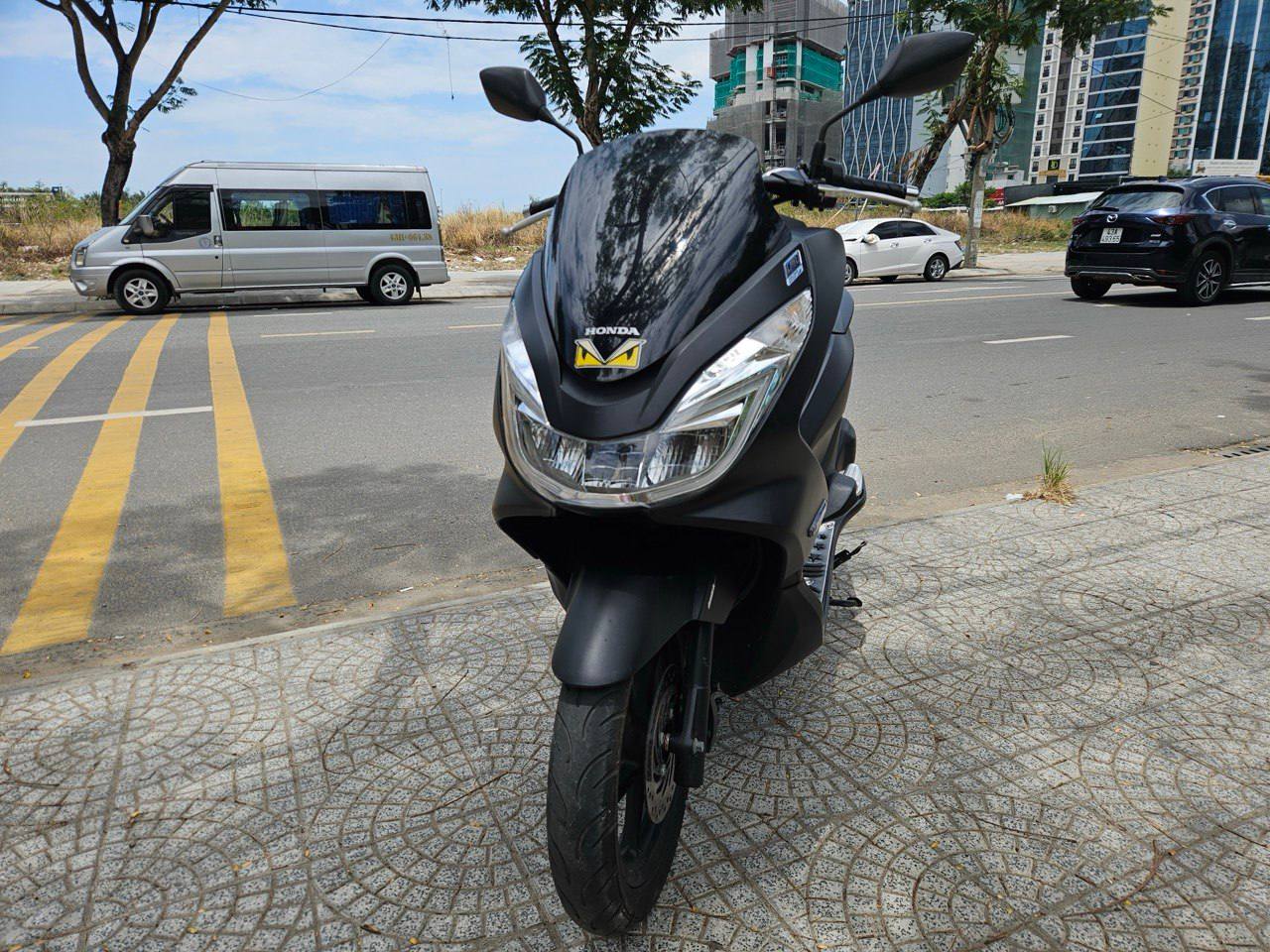 Фото 2: Продаётся Honda PCX125 в отличном состоянии, без проблем