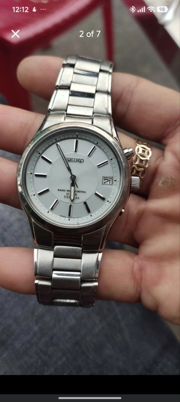 Продаются часы Seiko из титана за 700 вьетнамских донгов