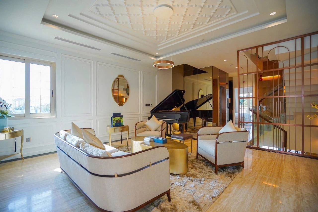 Фото 3: Сдаётся вилла 3 этажа, 5 спален, 5 санузлов, площадь 300 м²