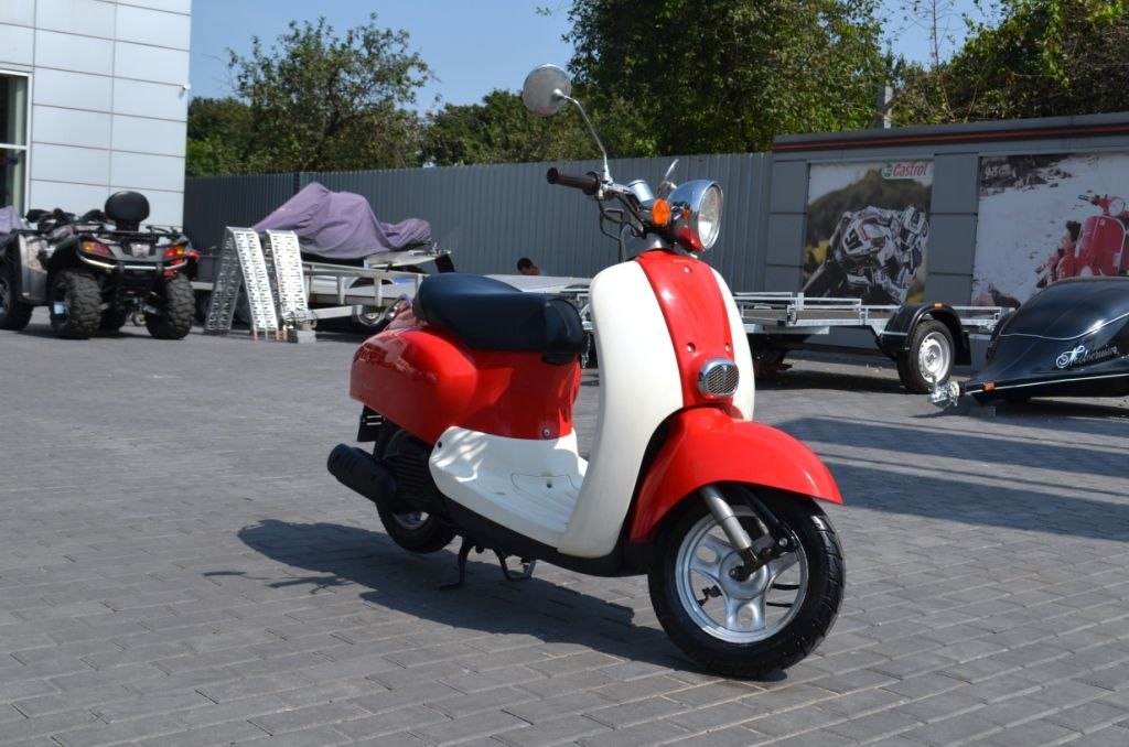Фото 2: Сдаётся скутер Scoopy CREA, 50cc, можно без прав
