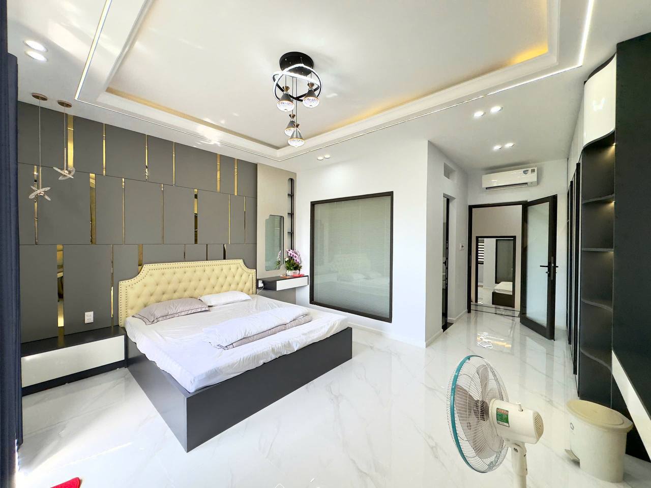 Сдается дом 3 этажа, 4 спальни, 4 санузла, площадь 74 м²