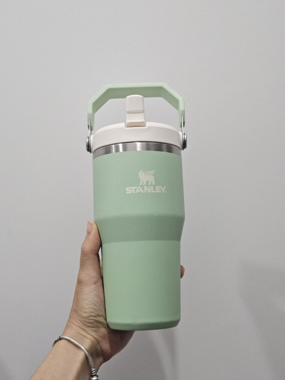 Продаётся оригинальный термос Stanley объёмом 591 мл