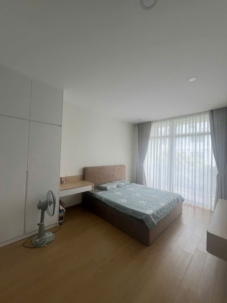 Фото 3: Новый дом в аренду в районе Ми Гиа площадью 270 м²