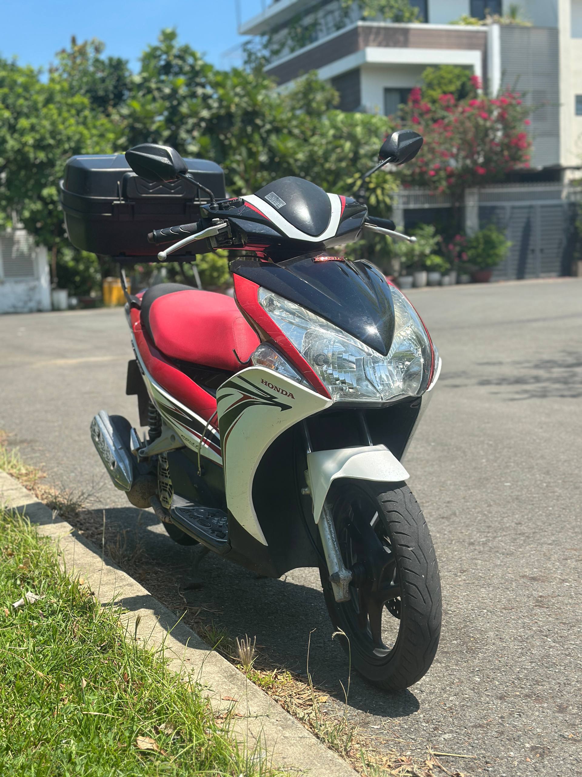Фото 2: Продаётся Honda Airblade 2012 года