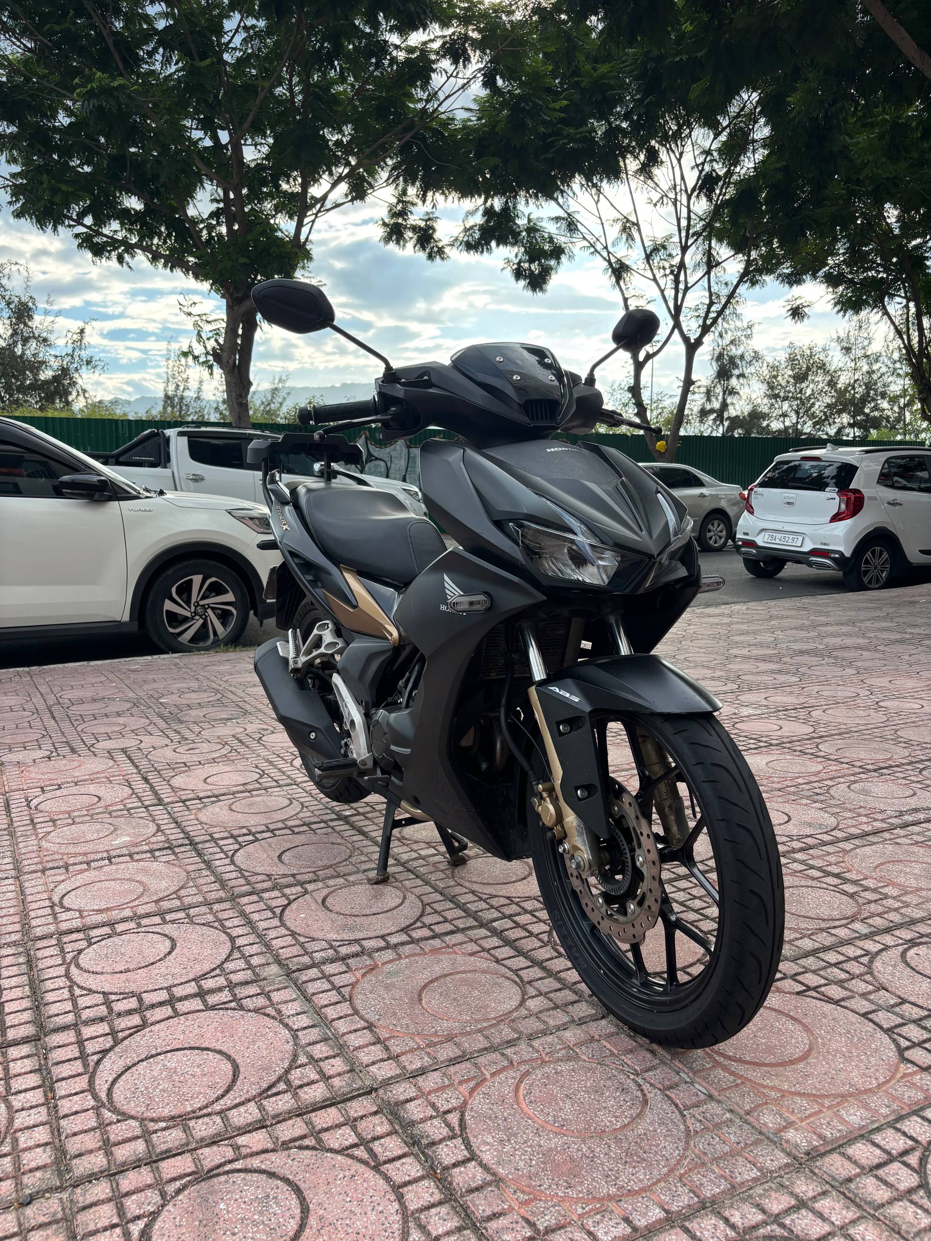 Фото 2: Продаётся Honda Winner 150cc в хорошем техническом состоянии, без нареканий.
