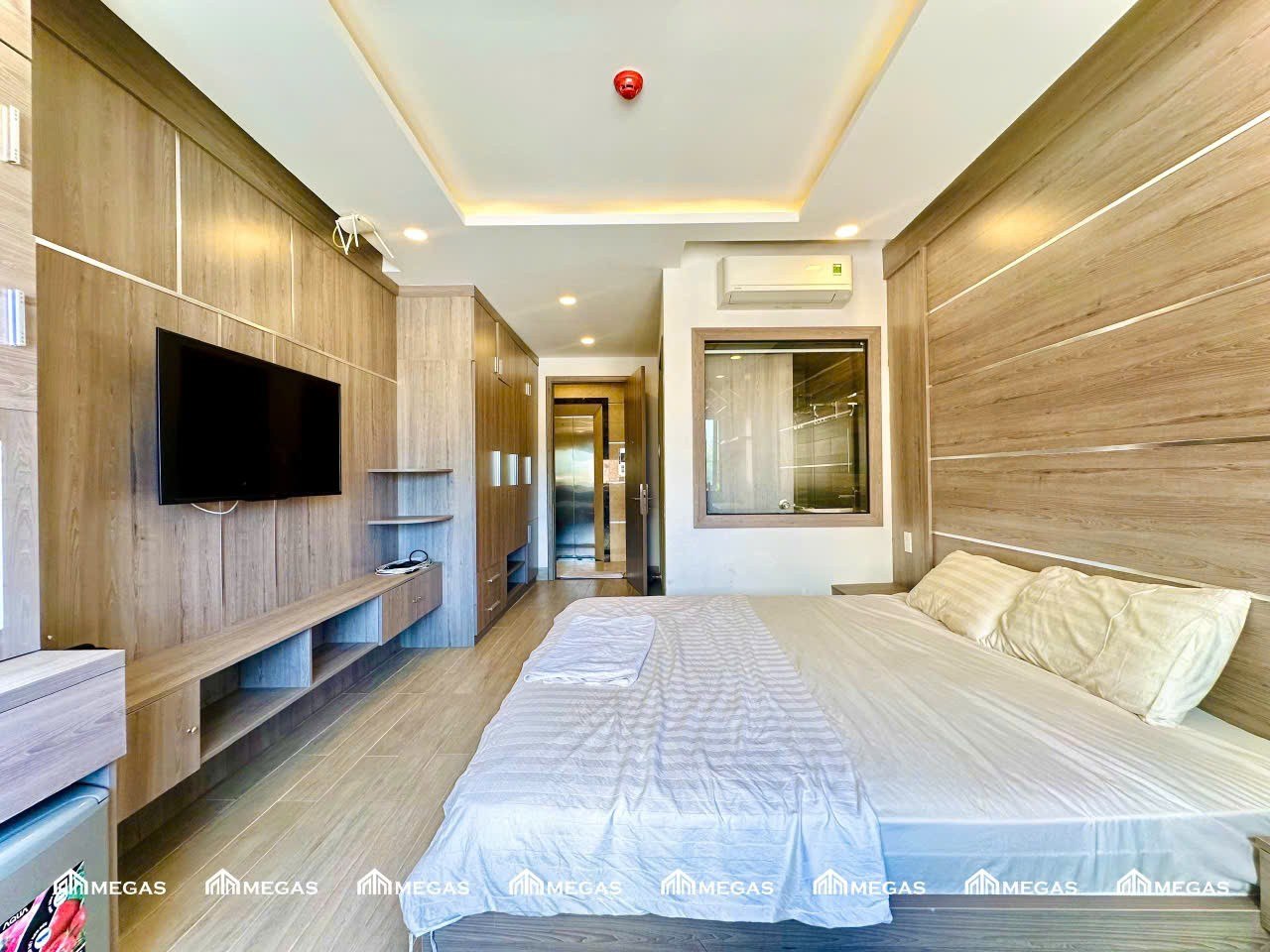 Сдаётся студия в самом центре Нячанга на улице Hùng Vương, в нескольких минутах ходьбы…