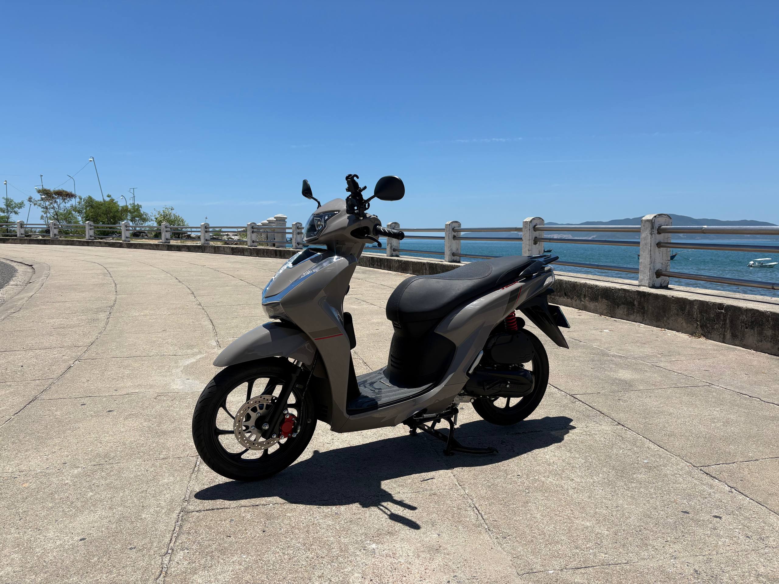 Сдаётся в аренду скутер Velia 50cc, не требуются водительские права