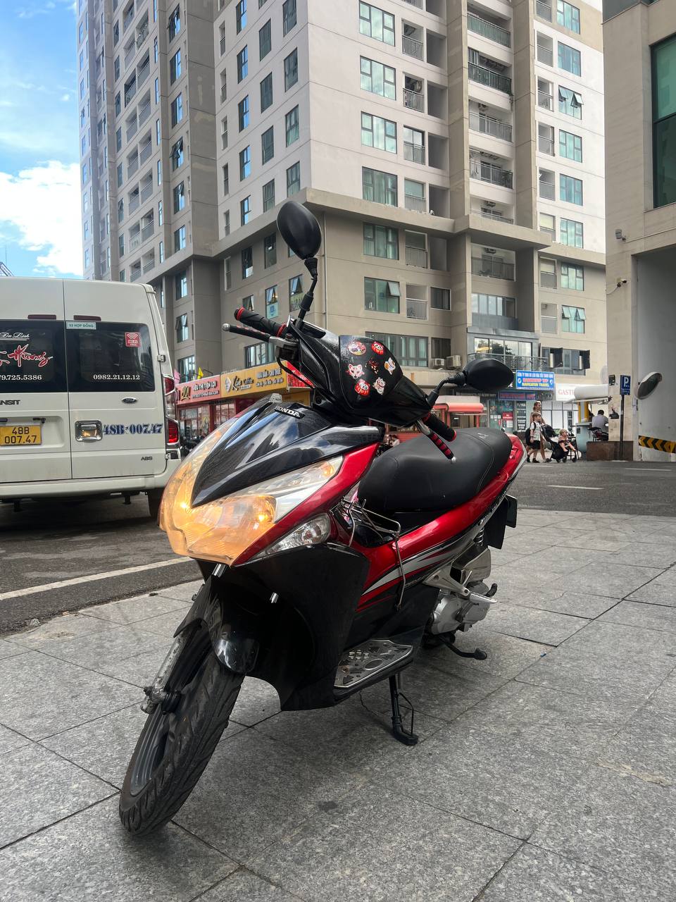 Продаётся Honda Air Blade FI 2011 в отличном техническом состоянии