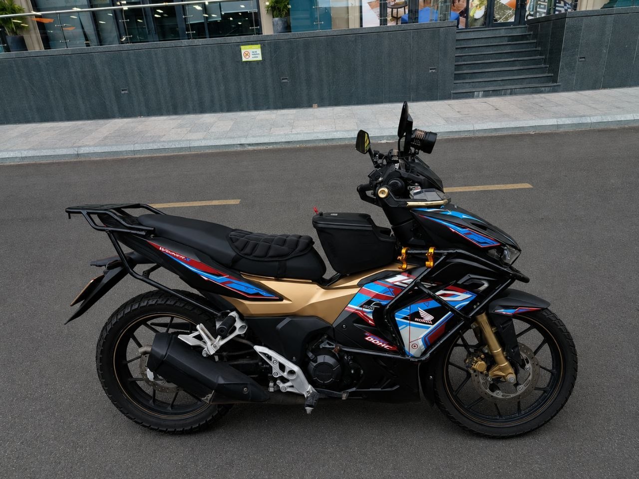 Фото 2: Продаётся Honda Winner 2022 года с ABS, Smart key и блюкард
