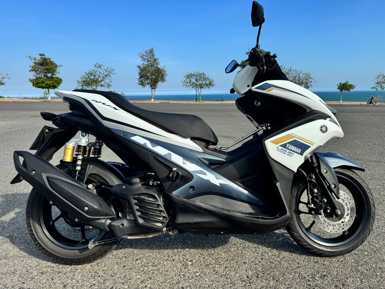Фото 2: Продаётся байк Yamaha NVX 155 2018 года в отличном состоянии