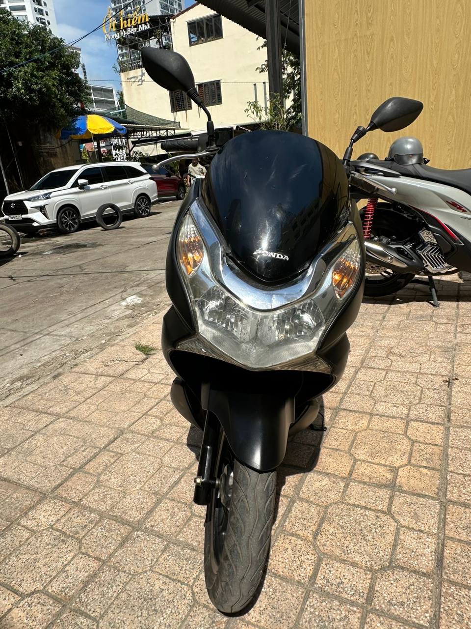 Продается Honda PCX 125, 2011 года, черный цвет