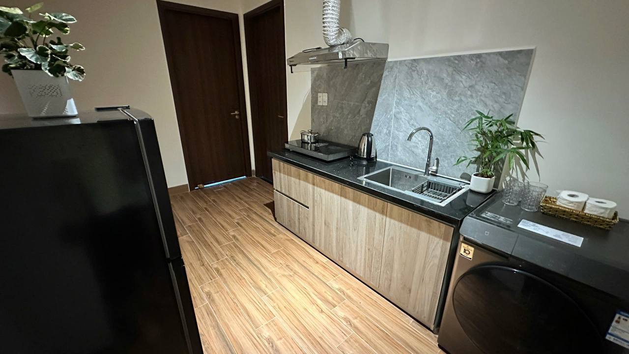 Сдаётся квартира с двумя спальнями в районе Нгу Хань Шон, улица Кхуэ Ми Донг 1.