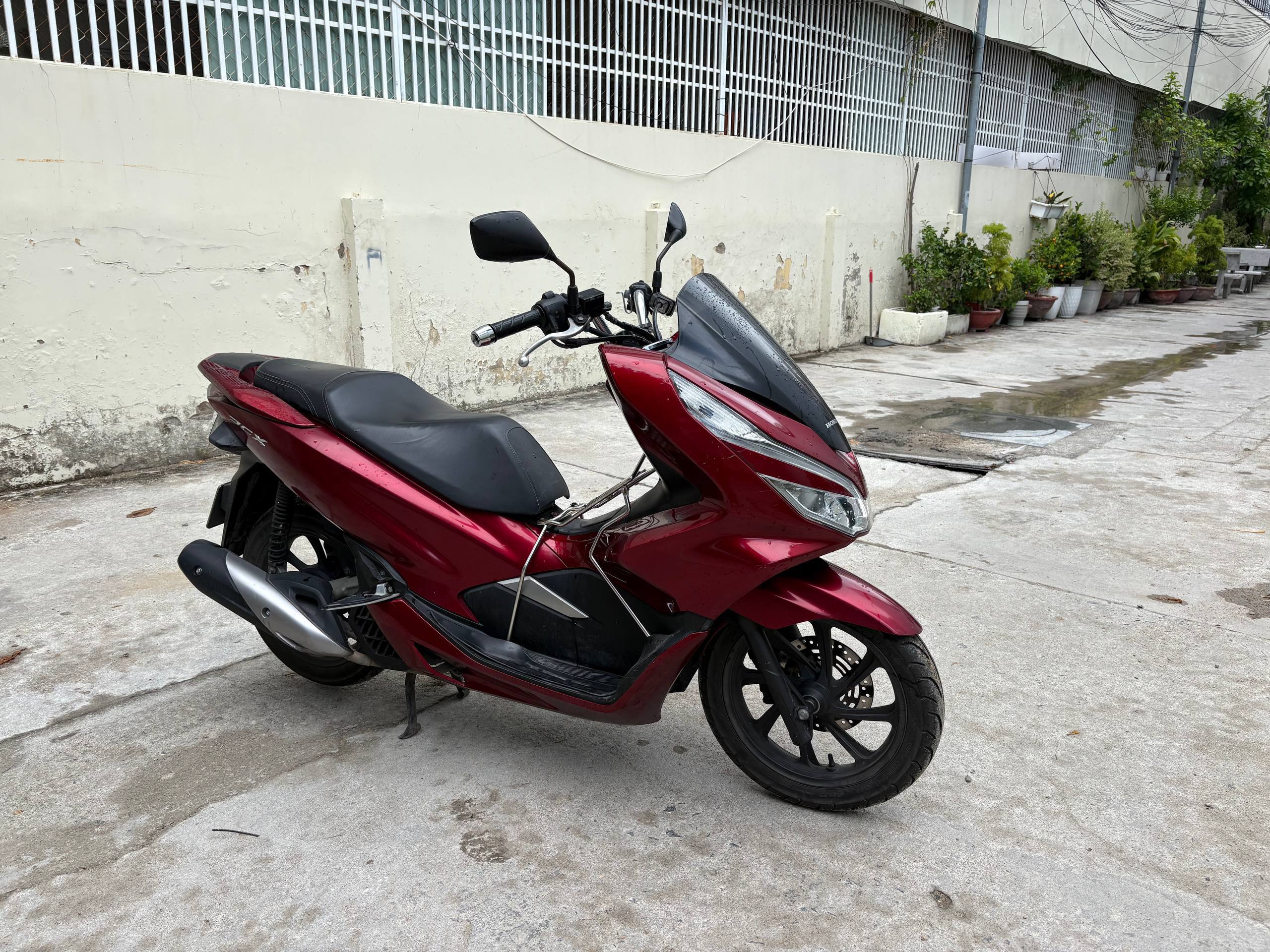 Продаётся Honda PCX 125 третьего поколения 2018 года выпуска
