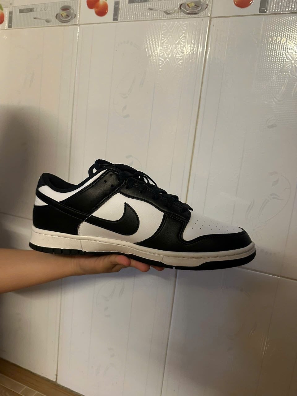 Продаю новые кроссовки Nike Dunk Low Panda, размер 44 EU, в оригинальной коробке.
