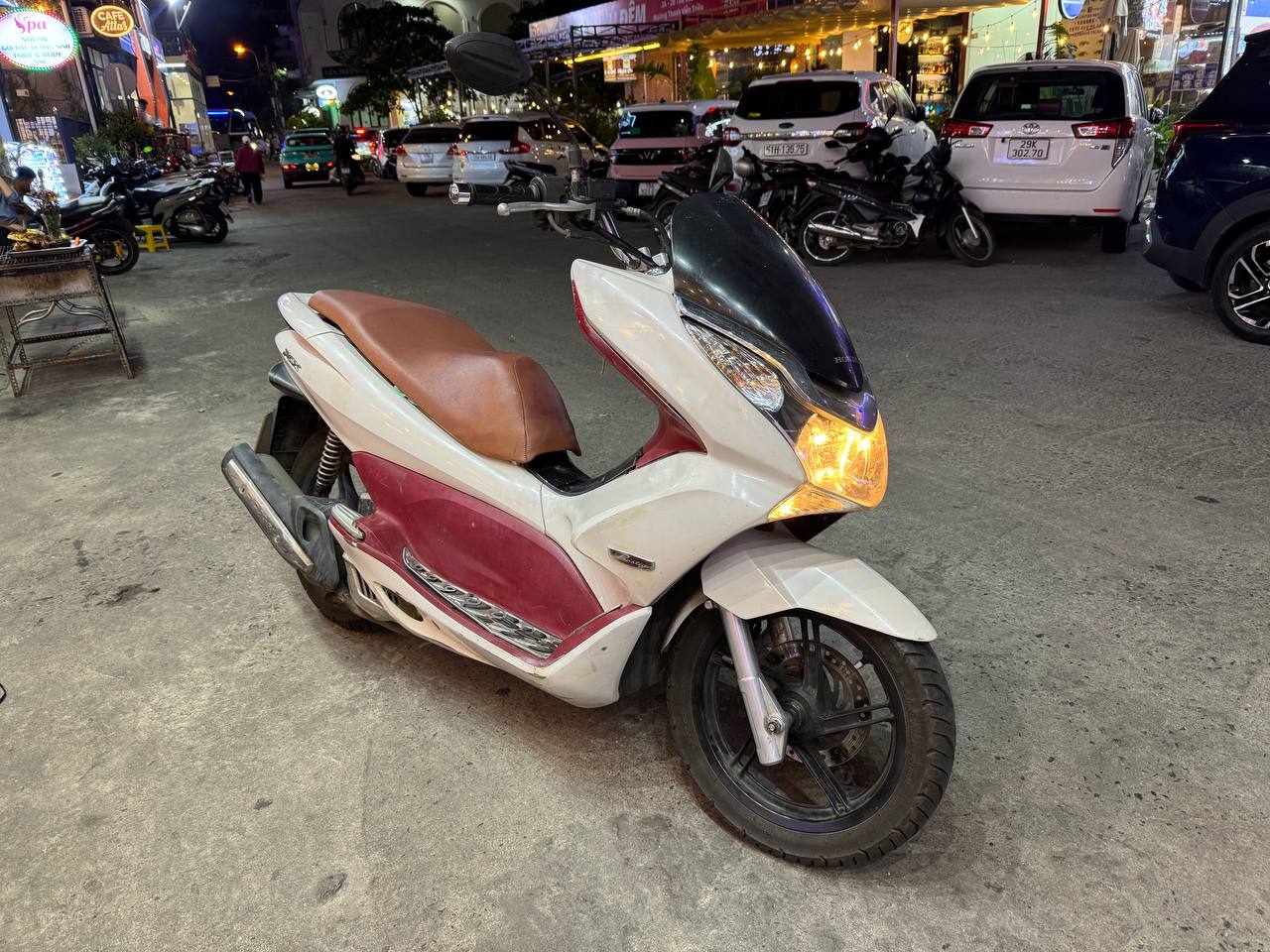Продаётся Honda PCX 2013 года, 125 куб