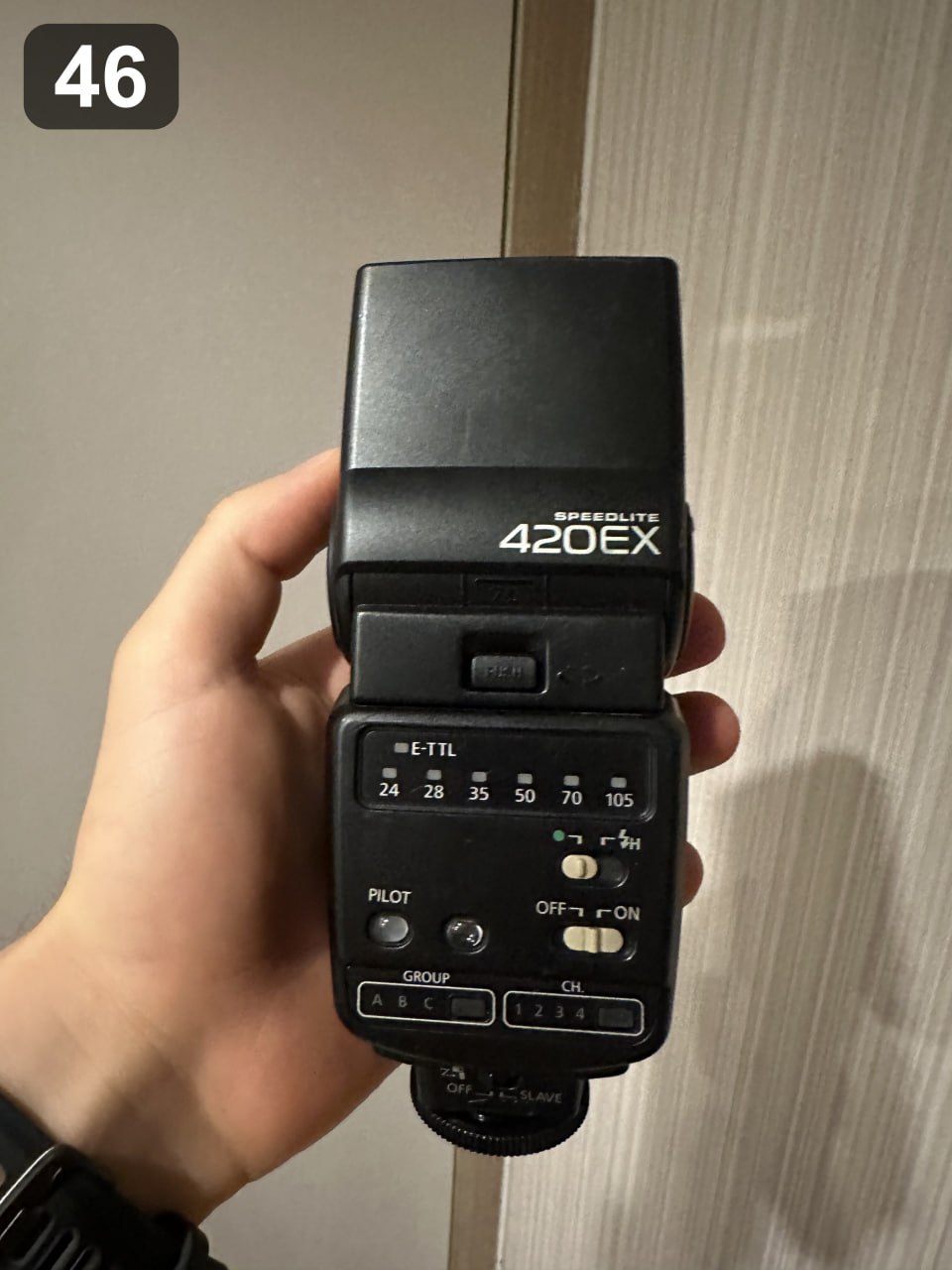 Продаётся вспышка Canon Speedlite 420EX за 700 000 донгов и набор аксессуаров для GoPro…