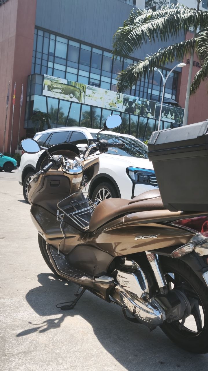 Фото 2: Продаётся Honda PCX 125 2011 года в отличном состоянии