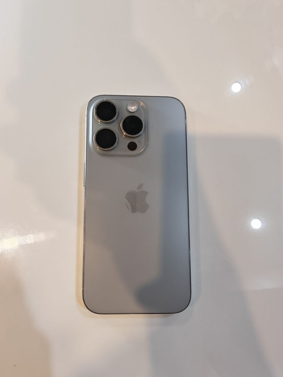 Фото 3: iPhone 15 Pro на 512 Гб, ресурс аккумулятора 88%