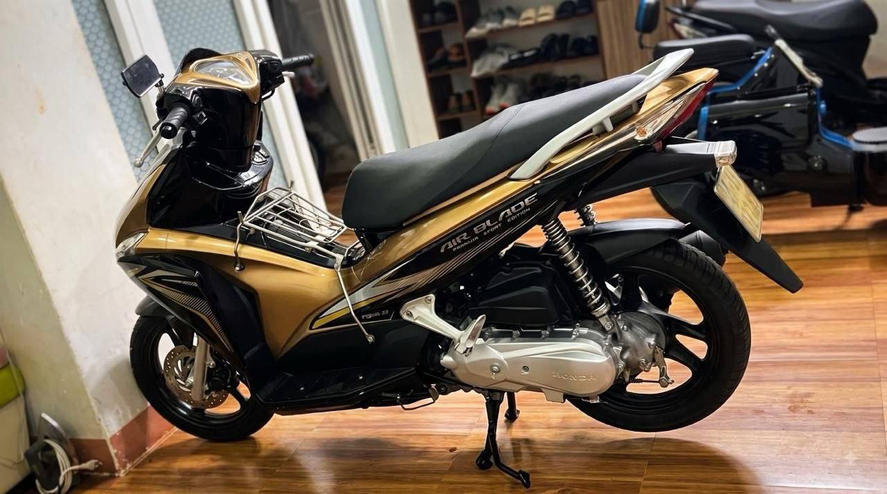 Продается Honda AirBlade 2012 года