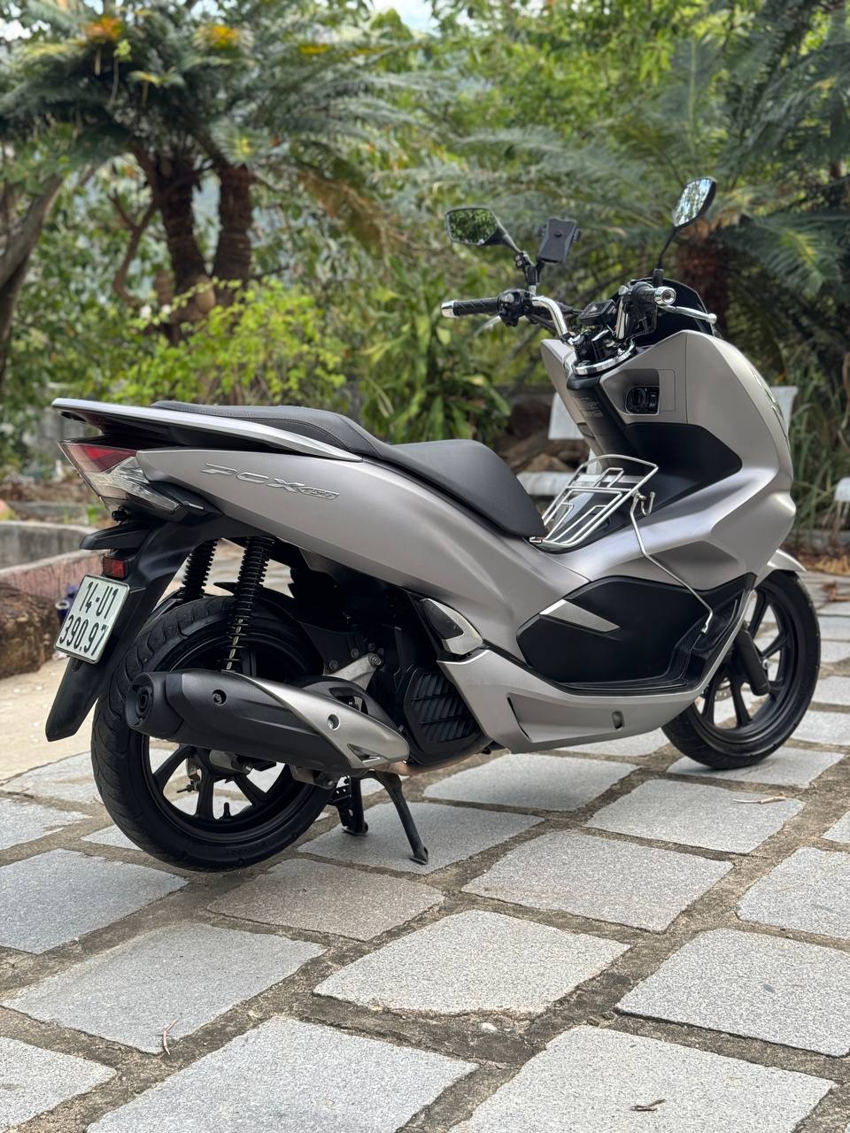 Фото 3: Продаётся Honda PCX 150, 2018 год, третье поколение, с умным ключом